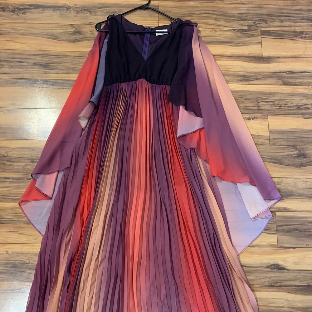 Multicolor maxi dress with flutter sleeves.